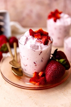 Dessert - How to make fresas con crema recipe